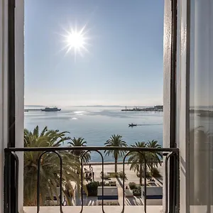 Olivia Luxury Split