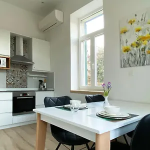 Apartment Orchard On Rokova St - 5 Min Walk To The Old Town Of, Split