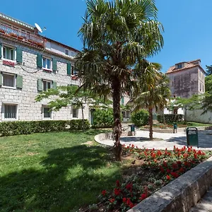 Palazzo D Apartment