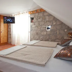 Antica Apartment